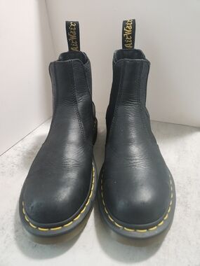Dr. Martens 2976 Smooth Leather Chelsea Boots - Black US 8M/ 9W